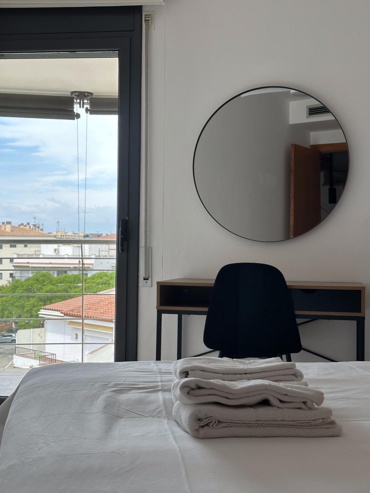 Duplex En Primera Linea De Playa Con Gran Terraza Y Piscina Comunitaria Roses
