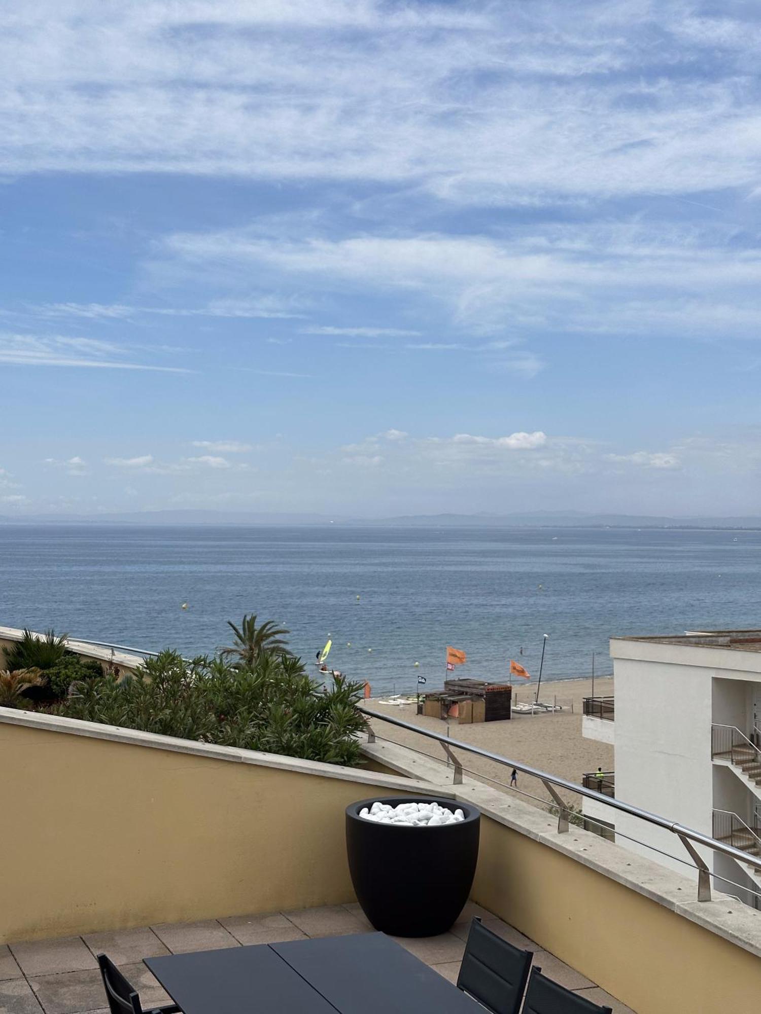 Appartement Duplex En Primera Linea De Playa Con Gran Terraza Y Piscina Comunitaria *
